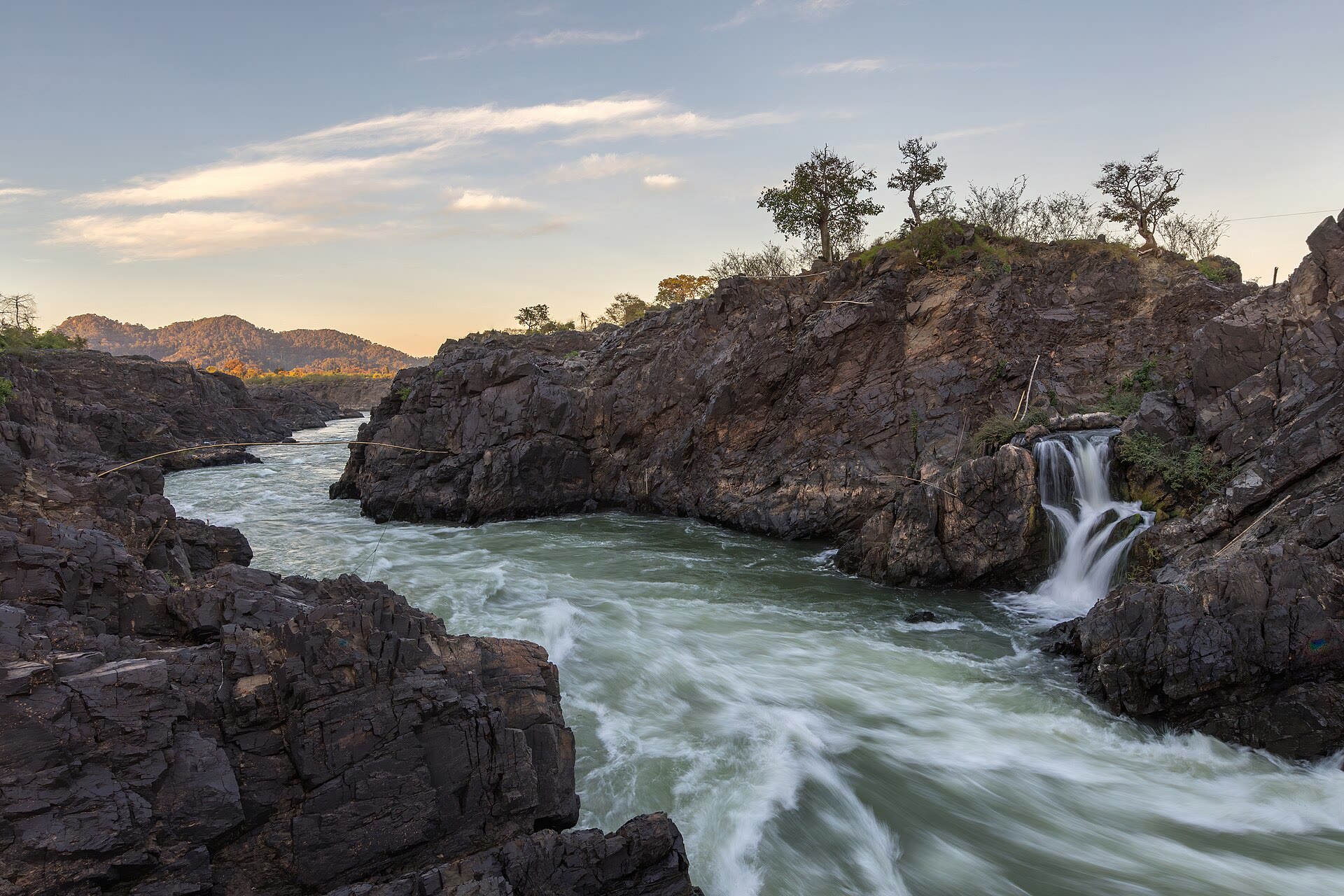 Si Phan Don: A Visitor Guide to Laos' Four Thousand Islands