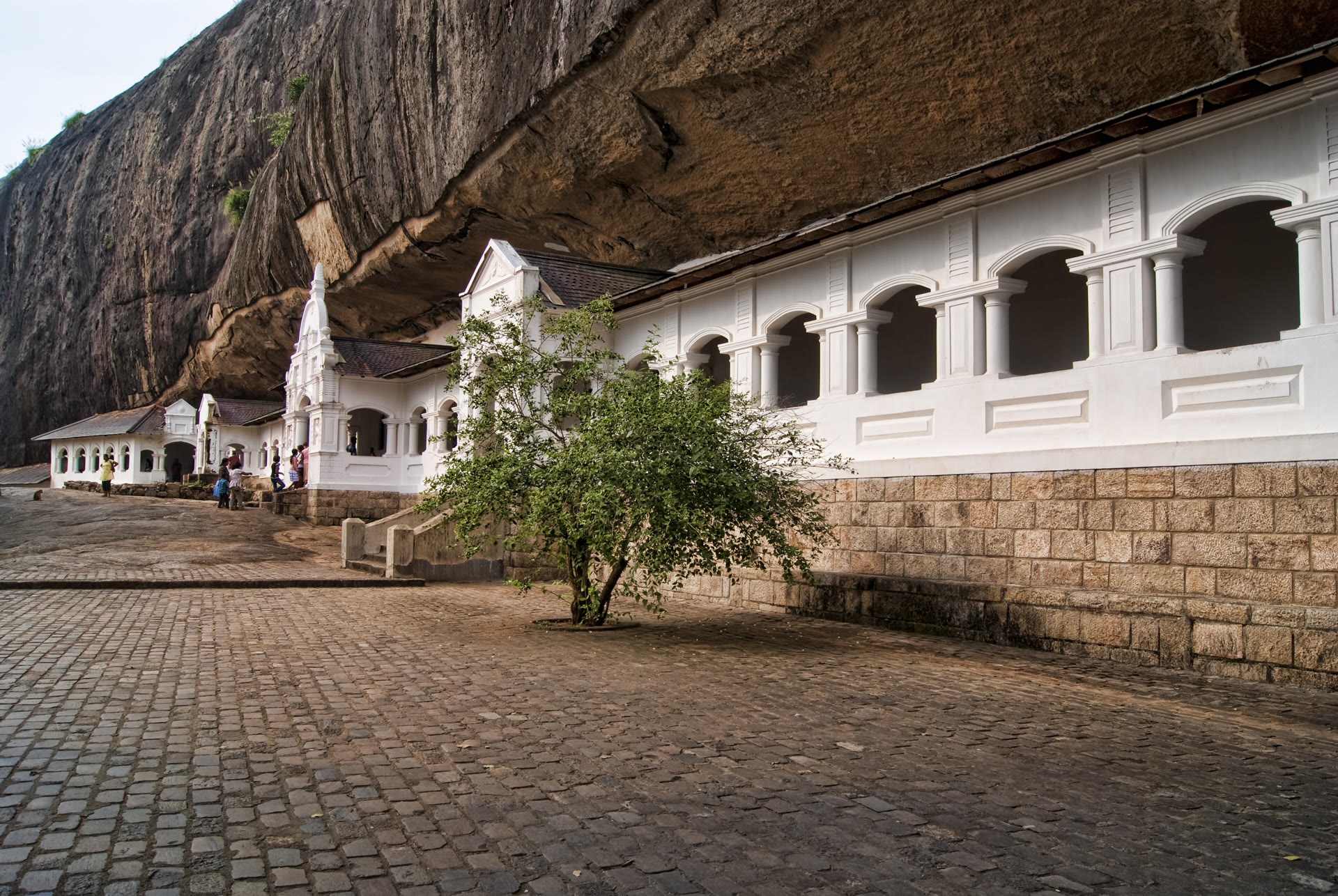 Dambulla Cave Temple: five shrines and a practical visit plan
