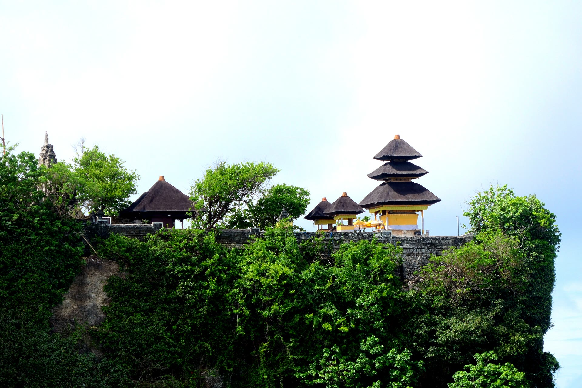 ウルワツ寺院：バリの海岸を訪ねる計画