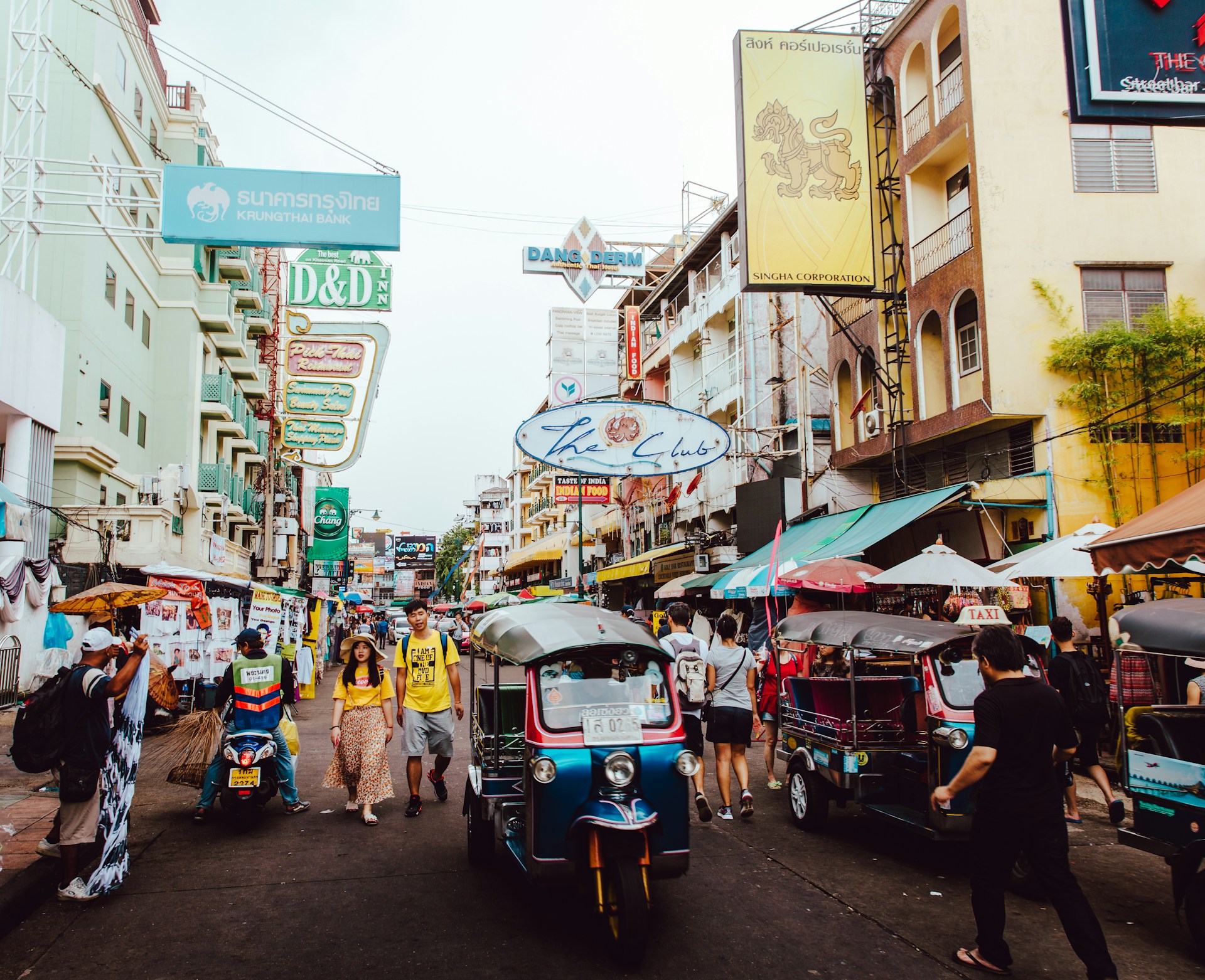 Die Khaosan Road in Bangkok: Die Backpacker-Straße, die niemals schläft
