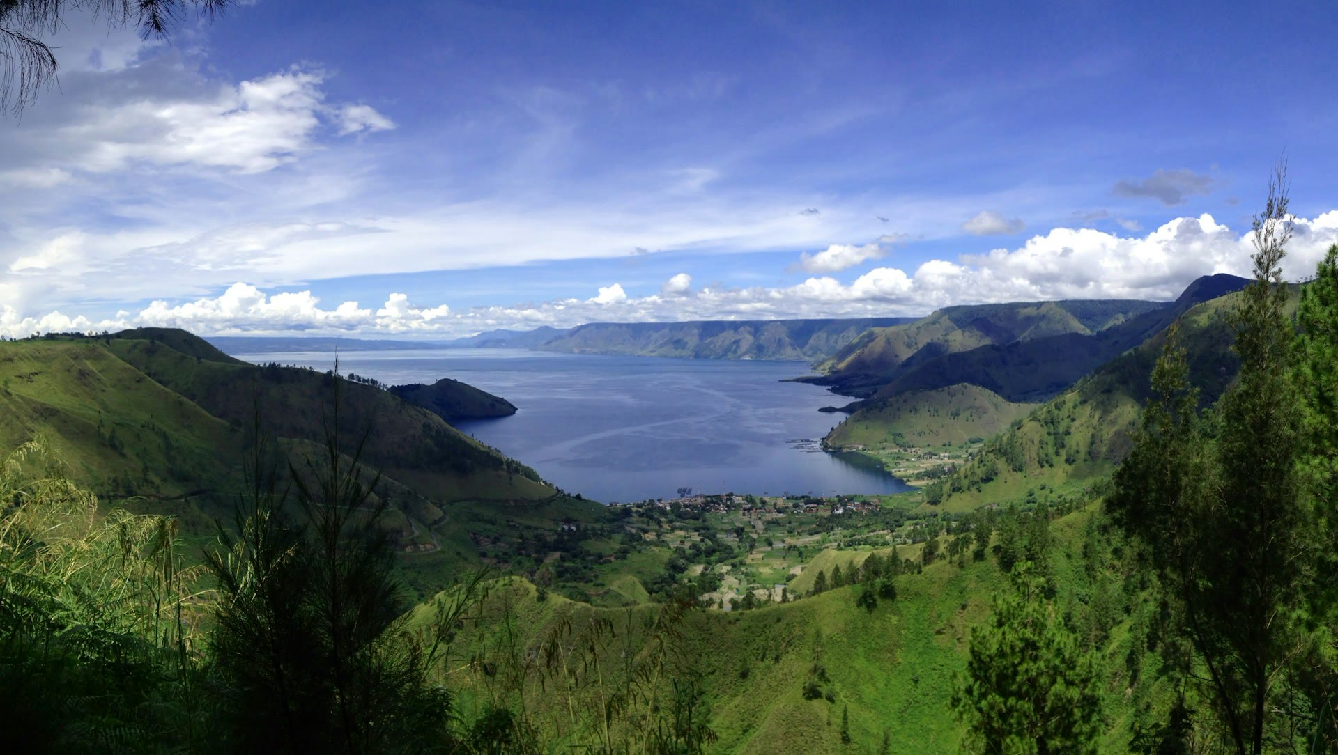 Lake Toba and Samosir: Ferries, Culture and Travel Planning