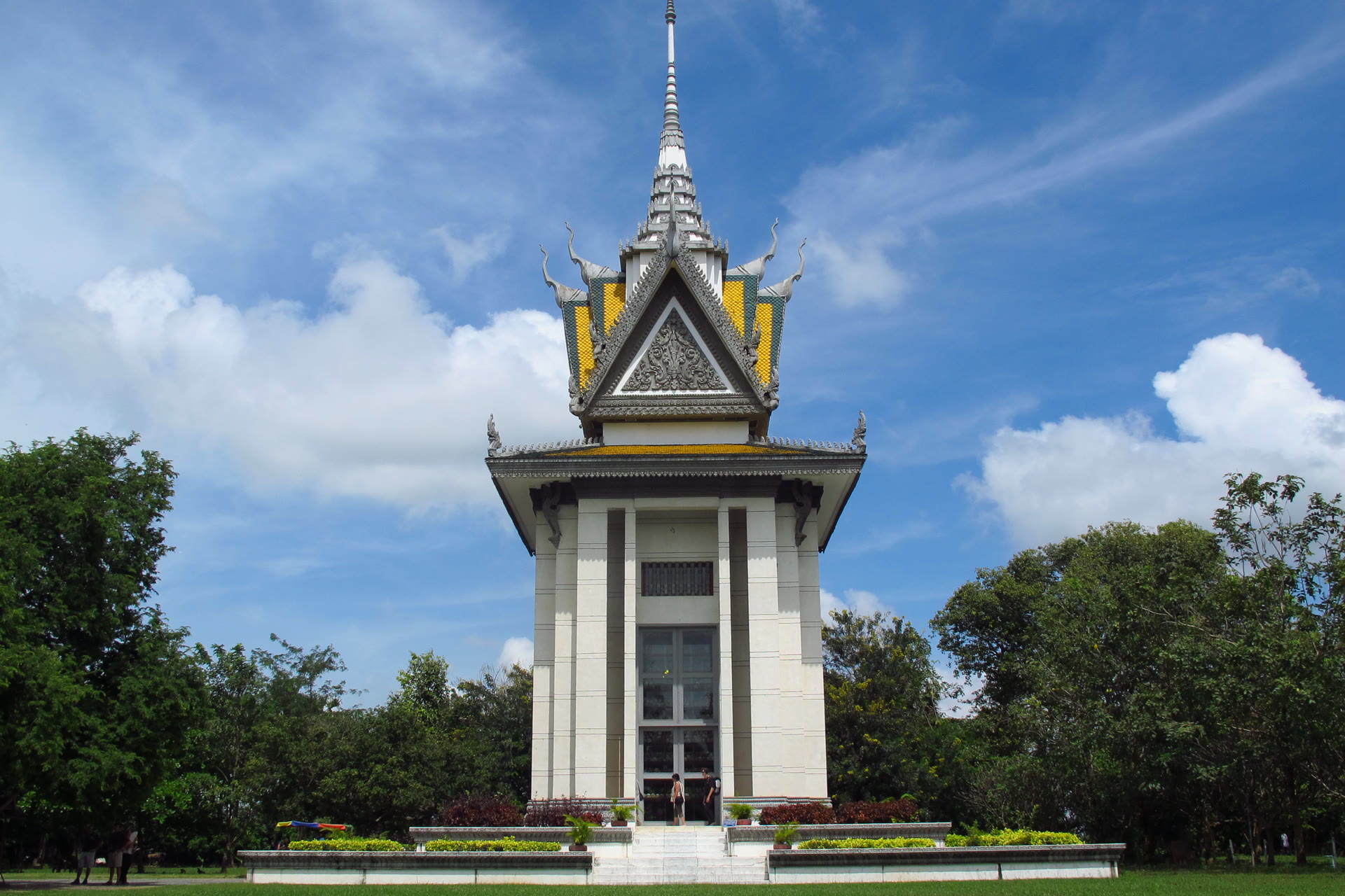 Choeung Ek Genocidal Center: Phnom Penh Visit Guide