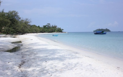 Koh Rong dan Koh Rong Samloem: Pantai dan Perancangan Perjalanan Bot
