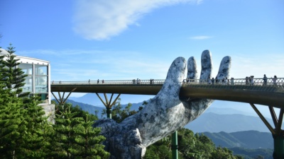 巴拿山:岘港上空的金桥、法式村庄和缆车
