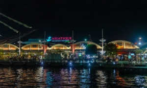 Asiatique 摩天轮夜市:曼谷河畔的璀璨明珠