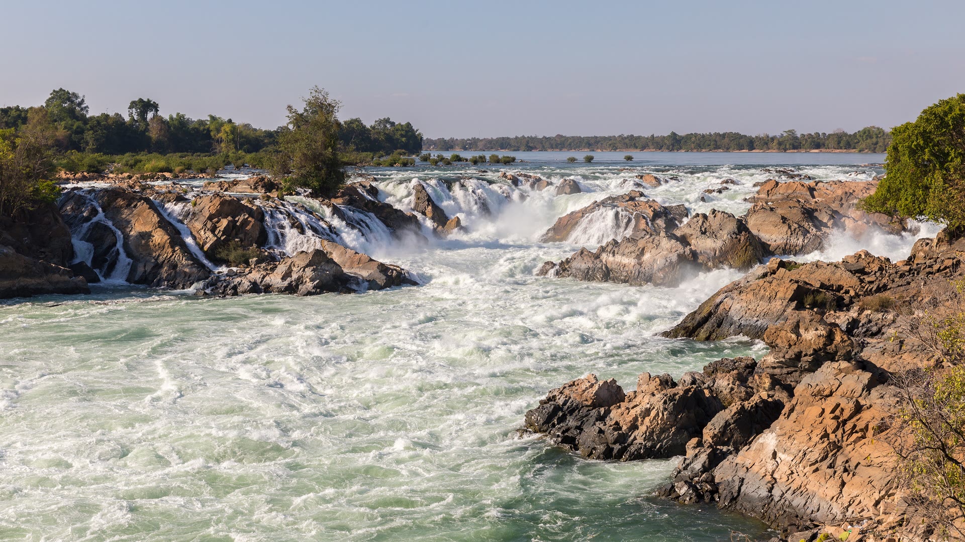 Khone Phapheng Falls: A Guide to the Mekong Cascades