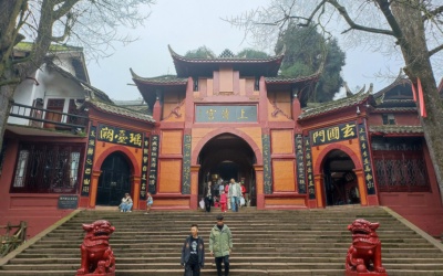 Qingcheng Mountain: choose temples or a Back Mountain walk