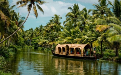 Kerala Backwaters: Choose a Base and Boat Trip
