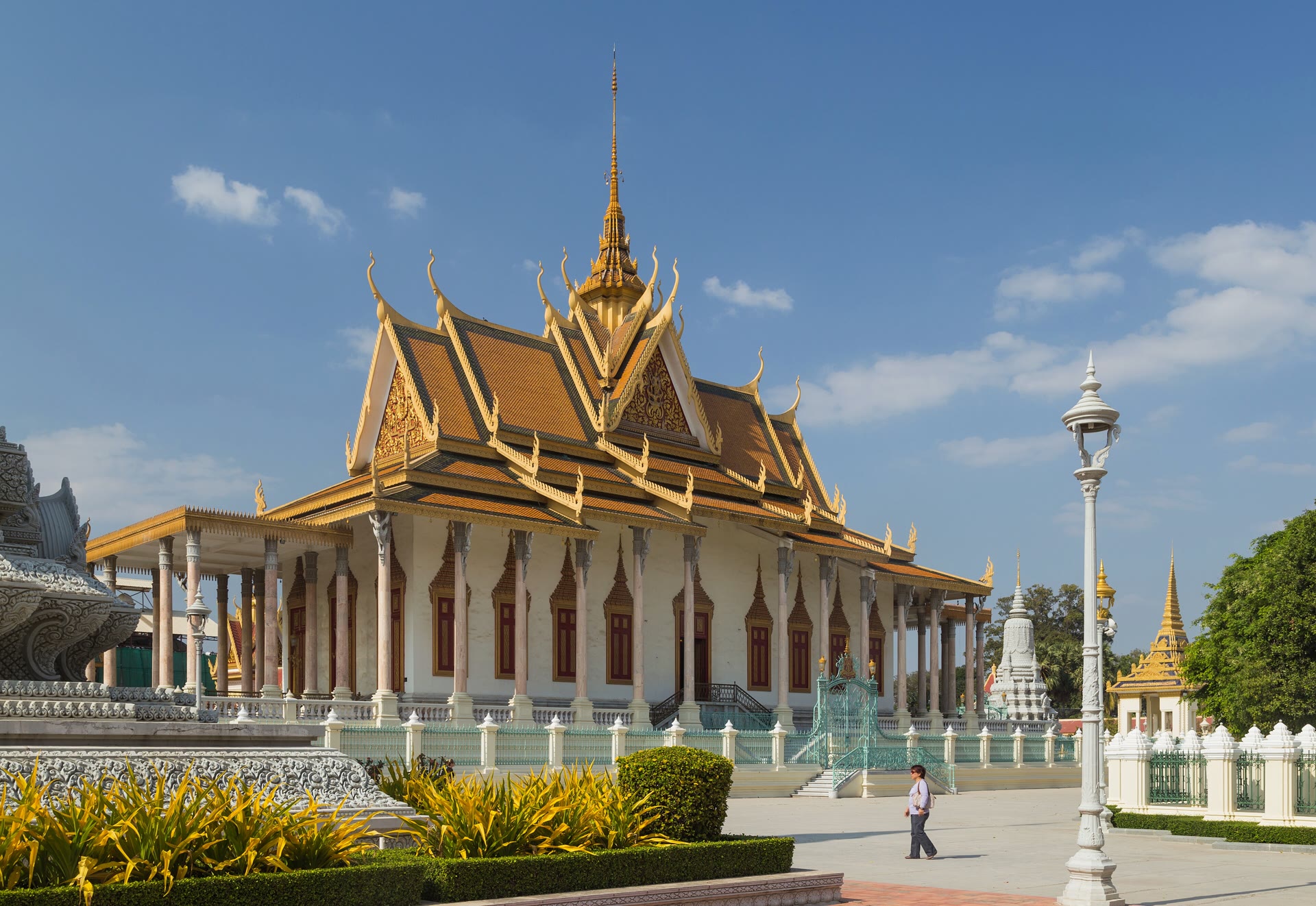 Pagoda Perak Phnom Penh: rancang lawatan istana yang terarah