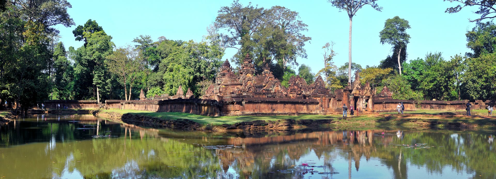 Banteay Srei: kuil batu pasir merah Angkor