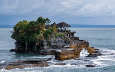 Tanah Lot: Balis Küstenwahrzeichen und Besucherführer