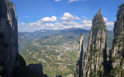 Enshi Grand Canyon: Qixingzhai and Yunlong Ground Fissure