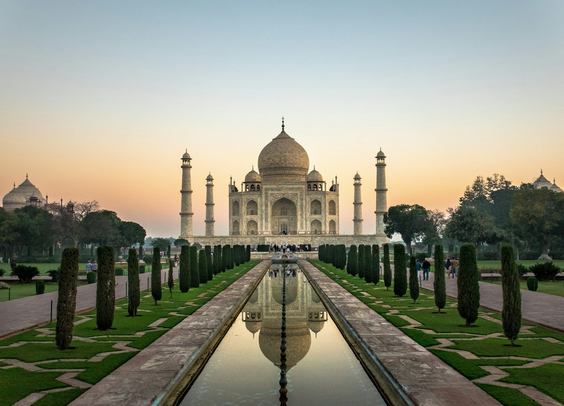 Taj Mahal - A Complete Visitor Guide to India's Greatest Monument