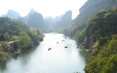 Gunung Wuyi: Sungai Sembilan Lengkungan dan Puncak Tianyou