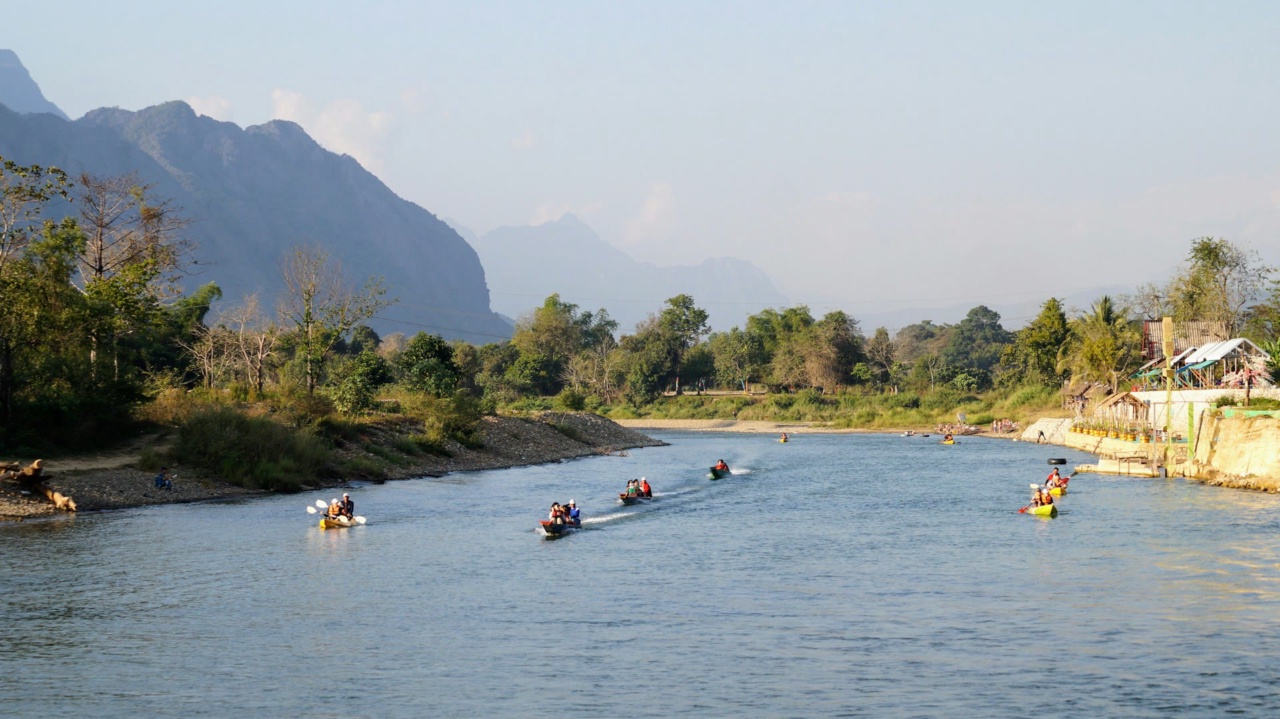 เรือบนแม่น้ำในวังเวียง