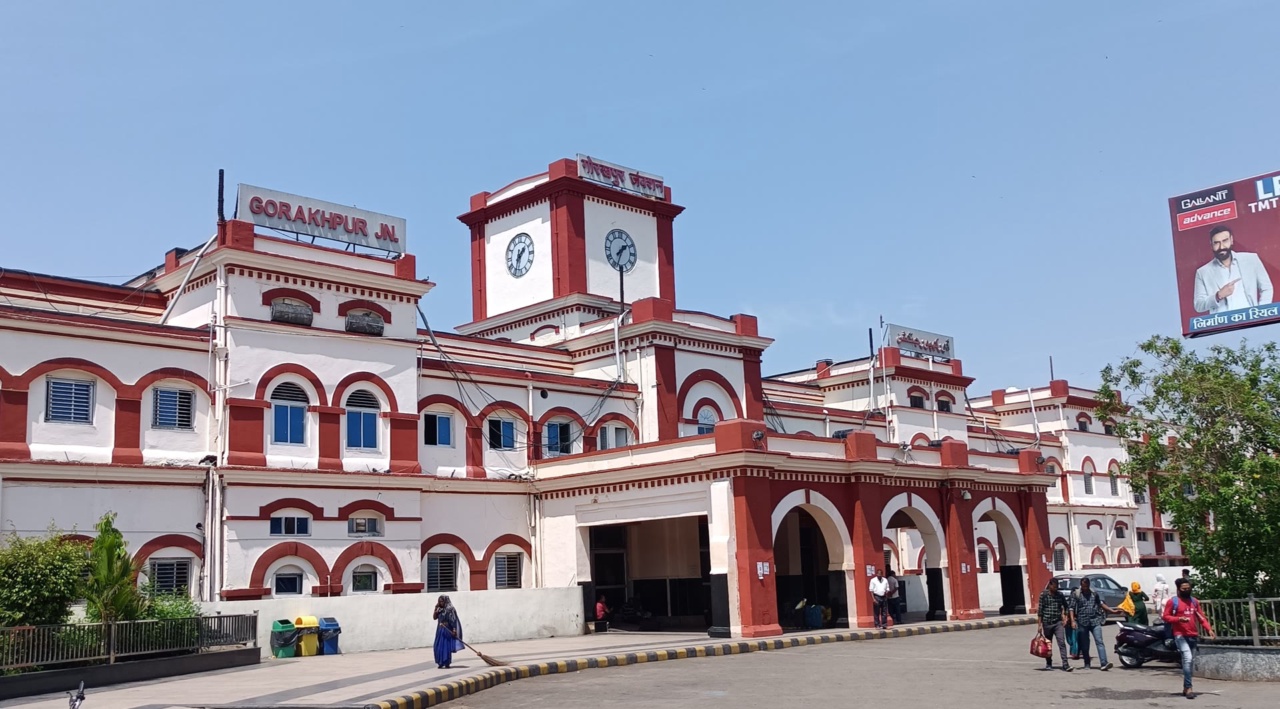 The entrance building of Gorakhpur Junction railway station