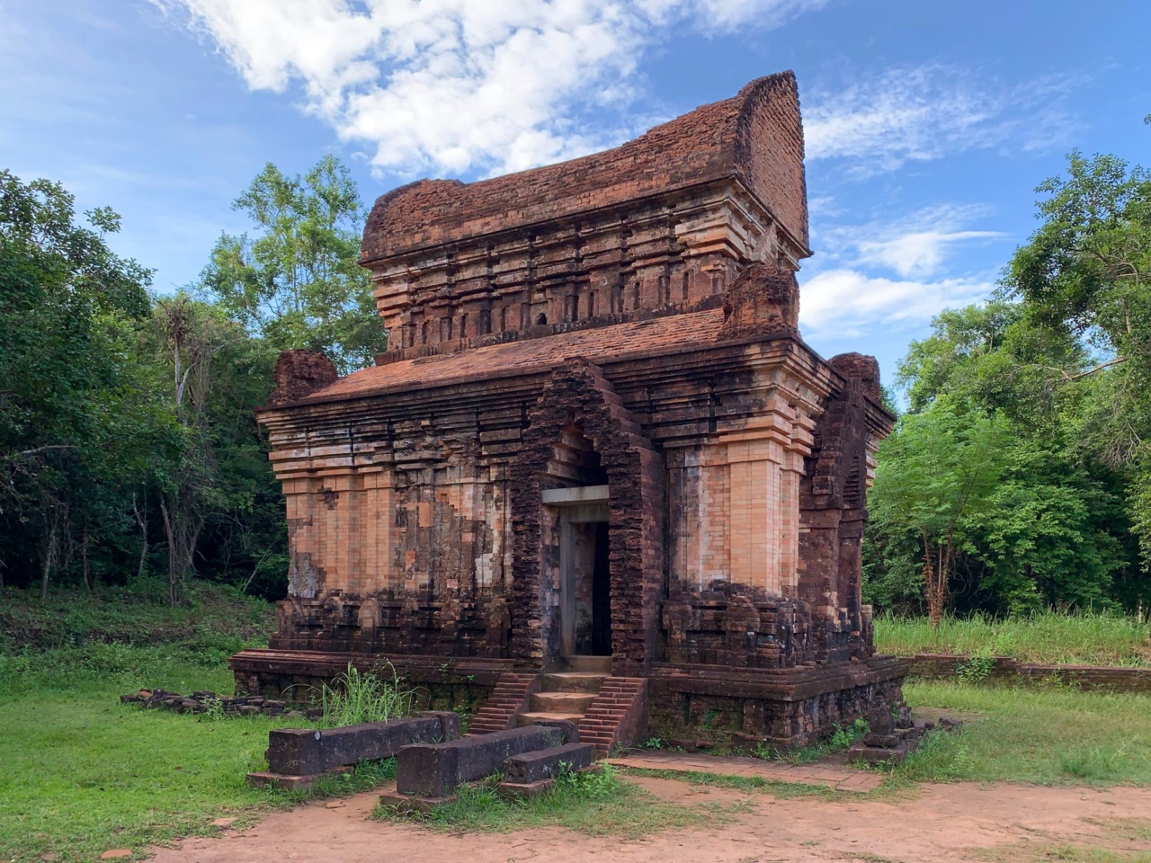 美山聖地中的磚造寺廟