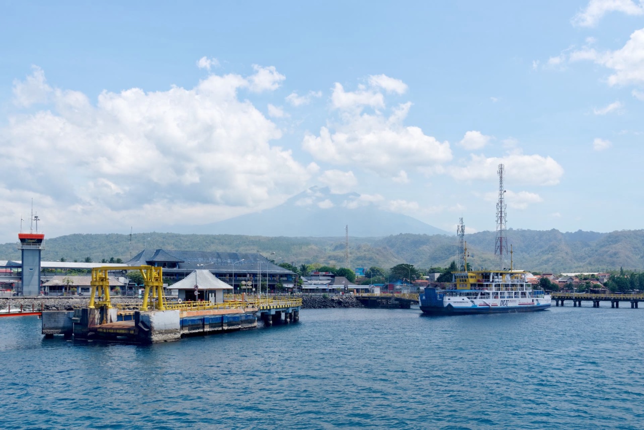 ท่าเรือเฟอร์รี่เกตาปังบนเกาะชวา ซึ่งเรือเฟอร์รี่ออกไปยังเกาะบาหลี