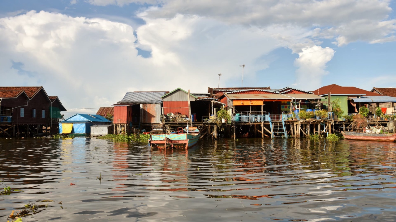 Houses on stilts in the village of Kompong Khleang