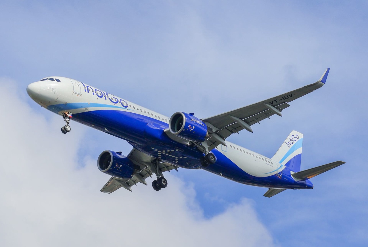 Một chiếc Airbus A320neo của IndiGo đang bay