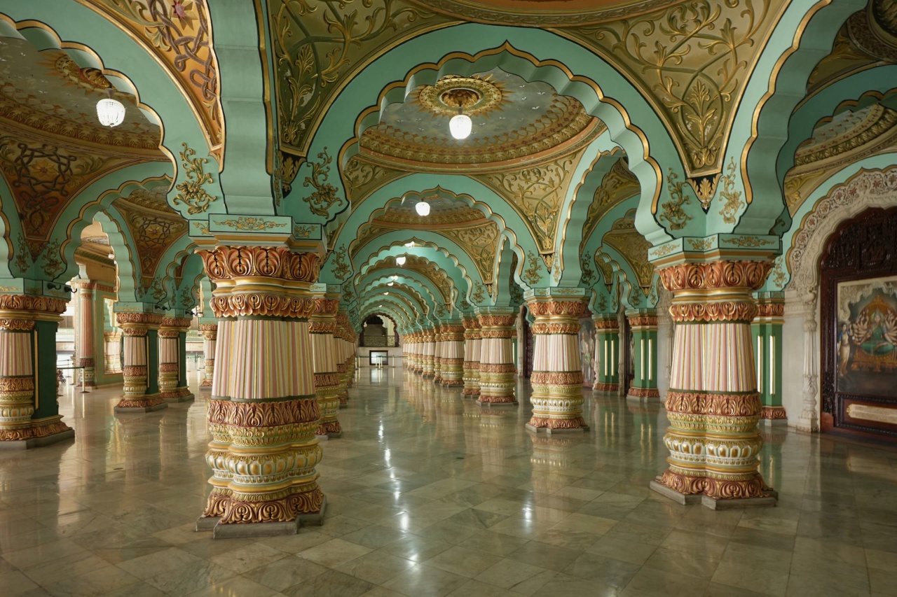 Piliers et arcades du Durbar Hall du Palais de Mysore
