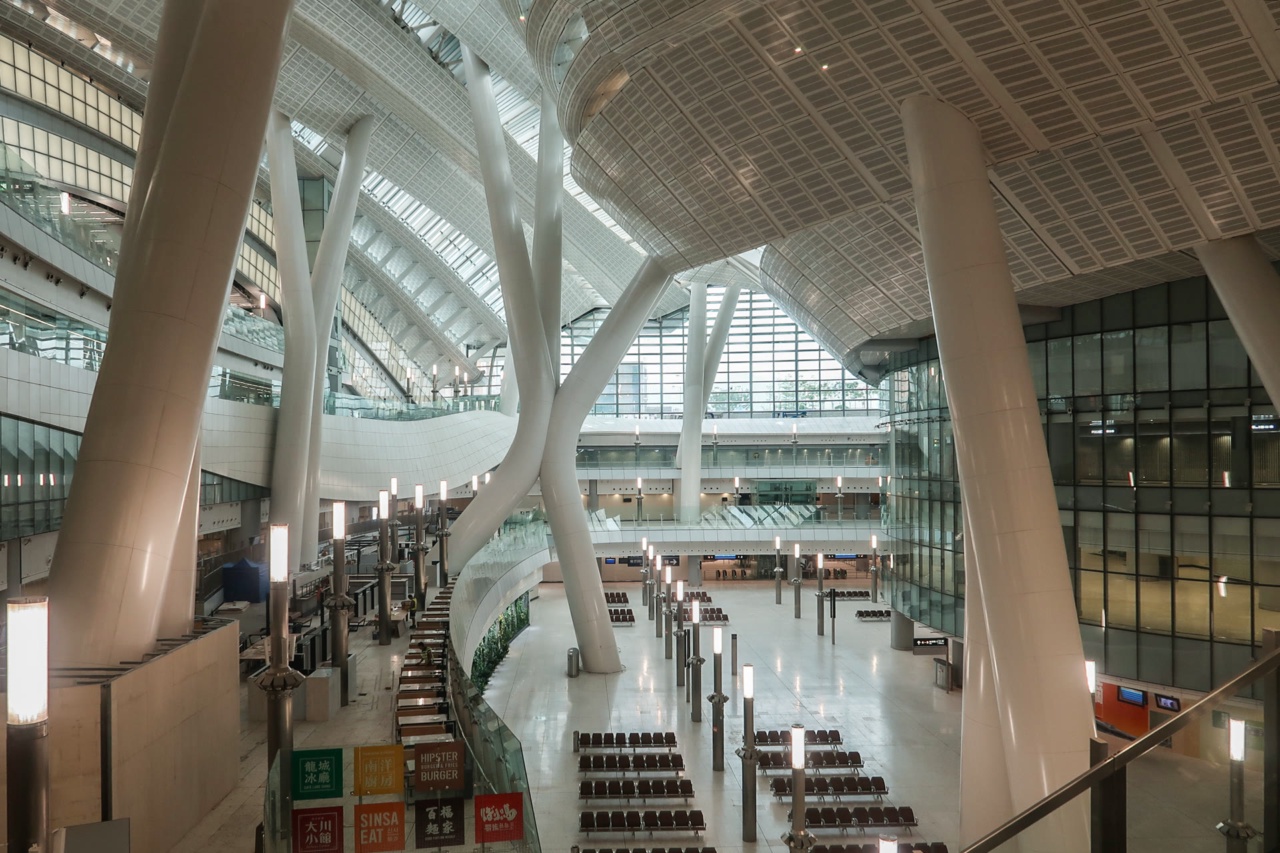 Stesen West Kowloon di Hong Kong, hentian terakhir kereta api laju dari Guangzhou