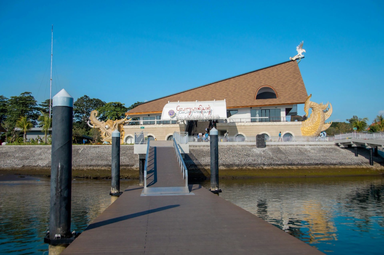Jeti dan bangunan terminal di pelabuhan Sanur, Bali