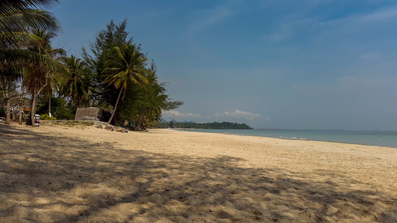 Der Strand von Thung Wua Laen bei Chumphon