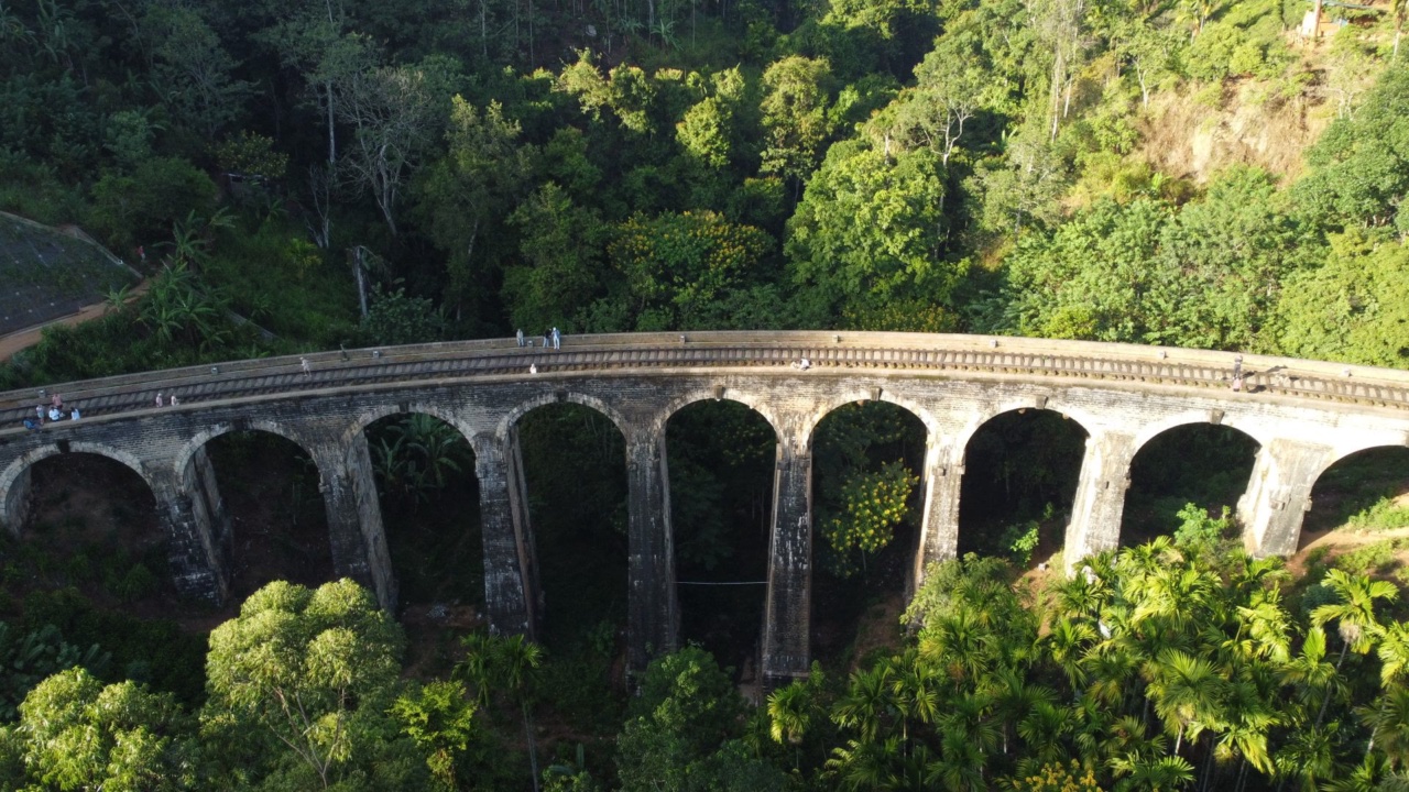 Nine Arches Bridge near Ella