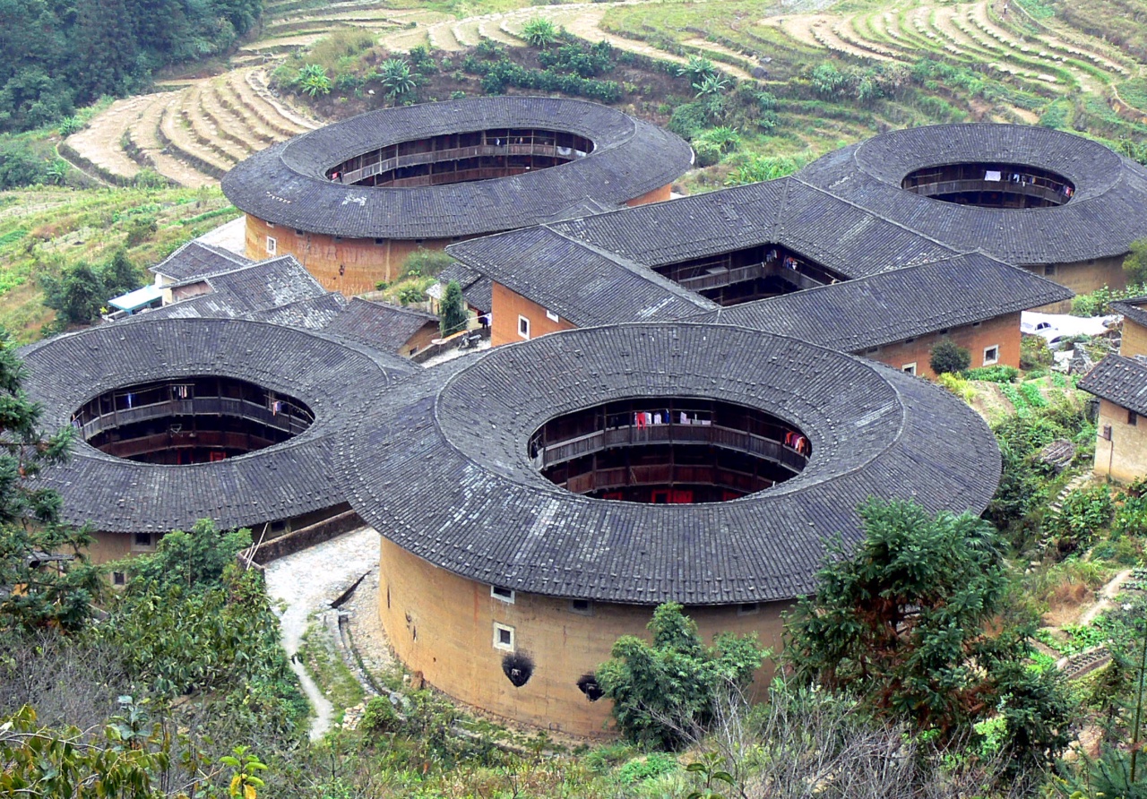 Bangunan tanah Tulou Fujian di Tianluokeng