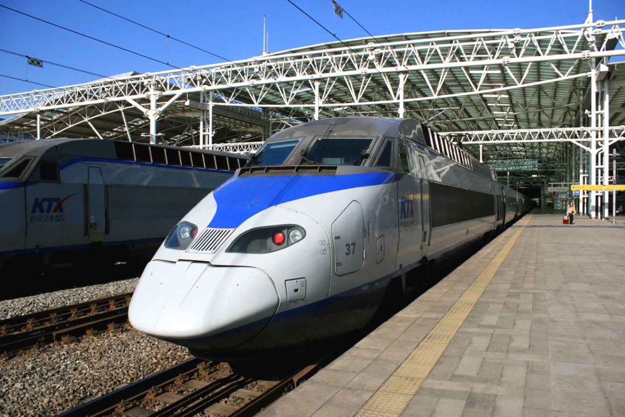 A KTX train at Seoul Station