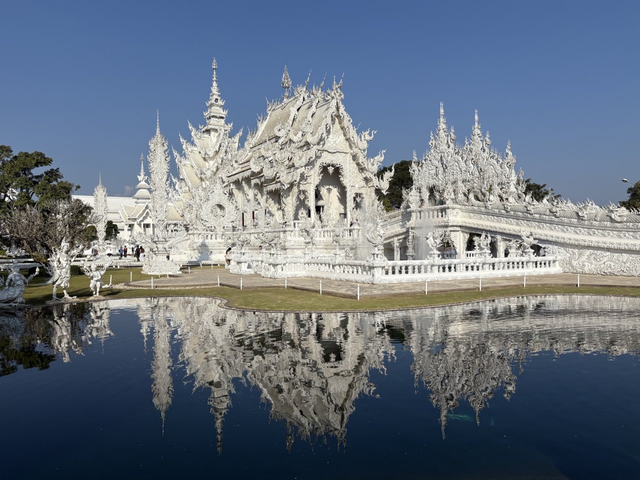 Wat Rong Khun (le Temple Blanc) près de Chiang Rai