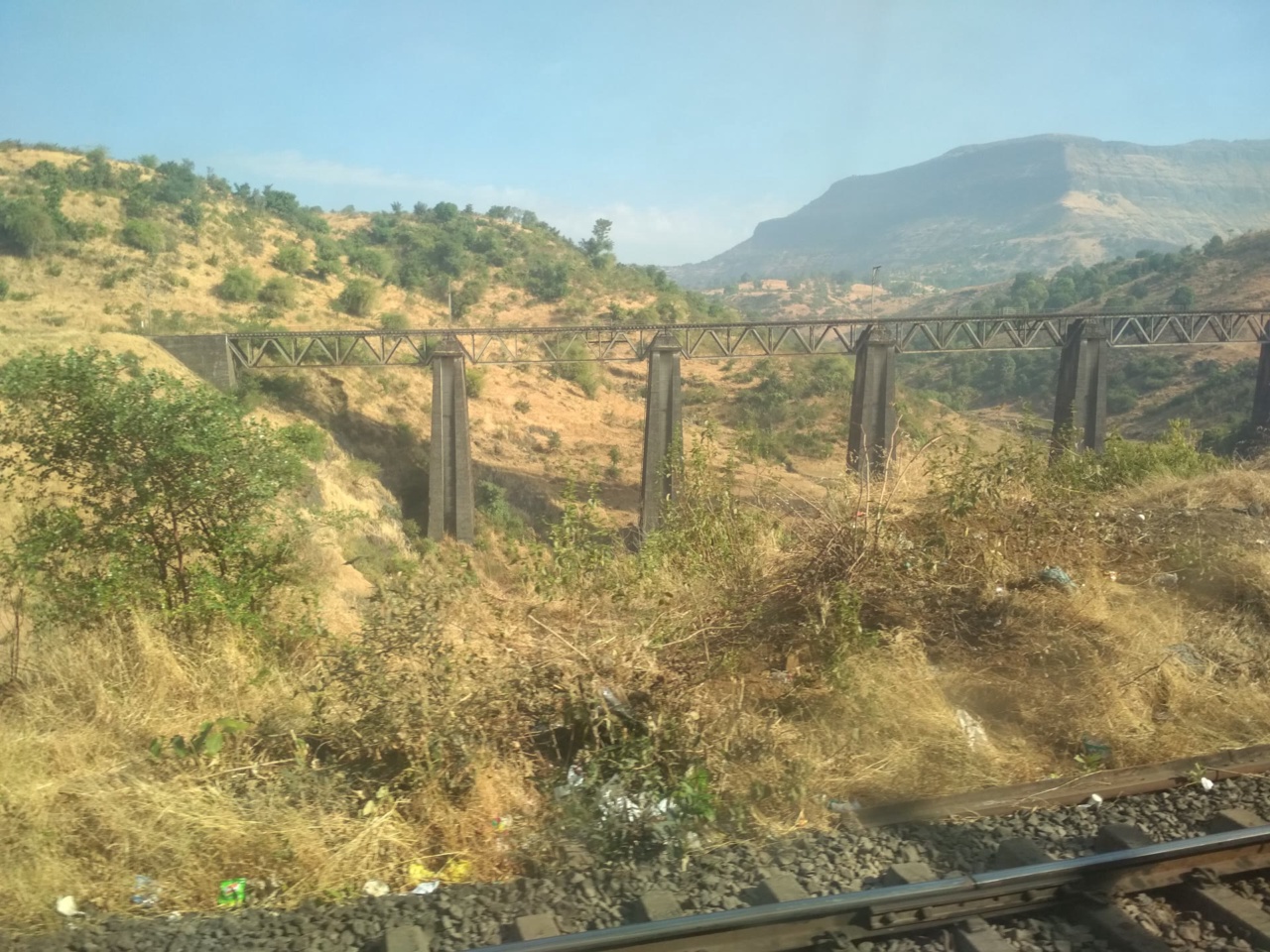 Thal Ghatにかかる古い鉄道橋