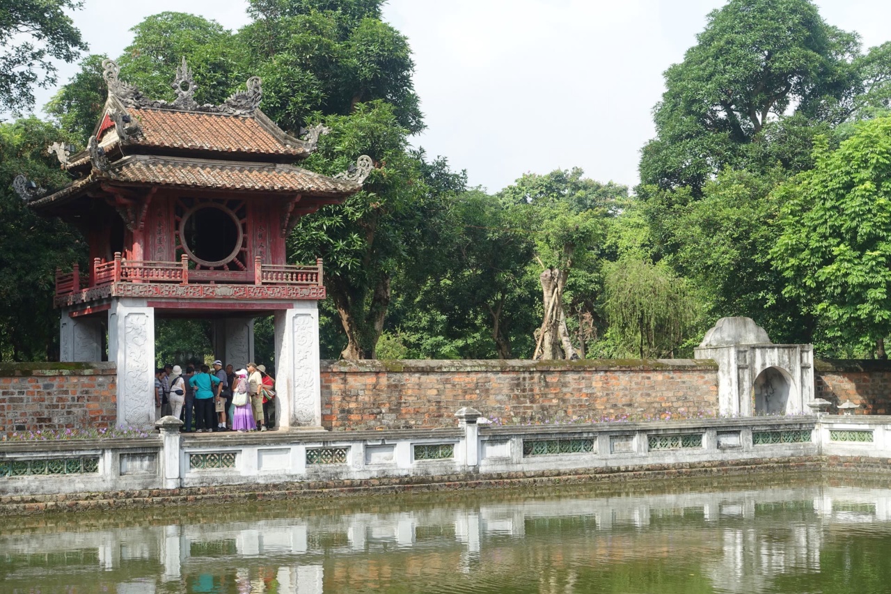 साहित्य मंदिर में खुए वान मंडप