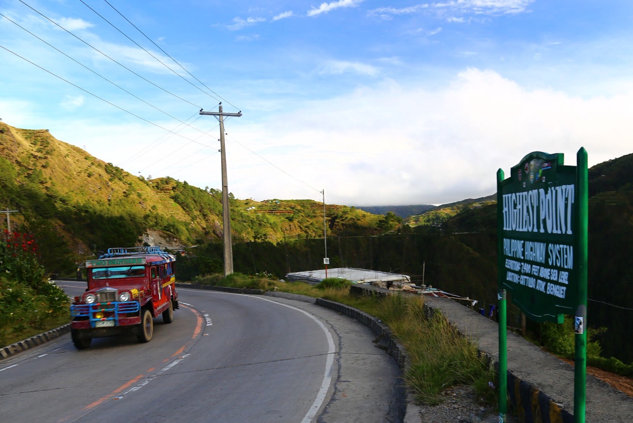 Der Halsema Highway nahe seinem höchsten Punkt in Atok