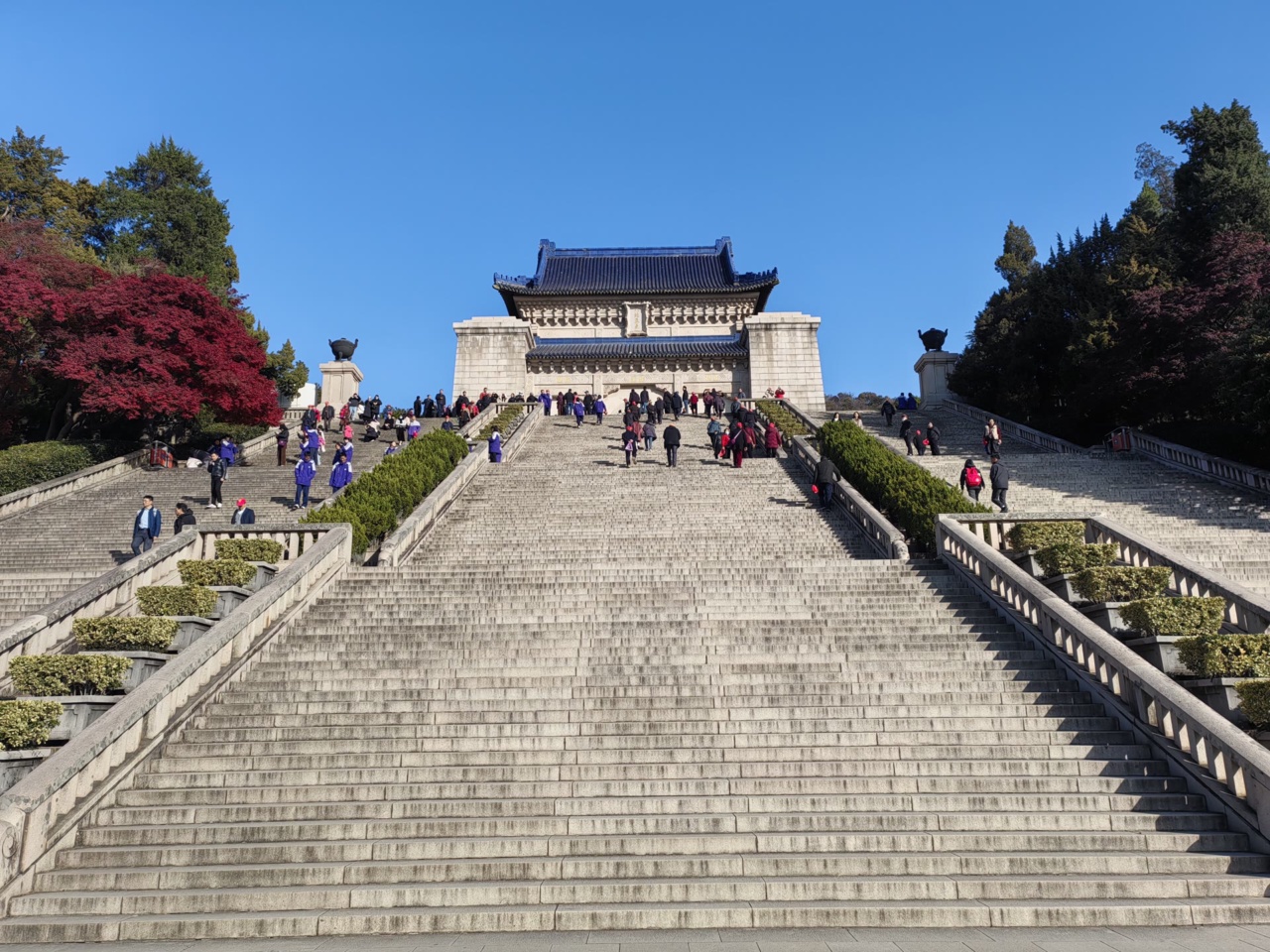 Tangga menuju Mausoleum Sun Yat-sen