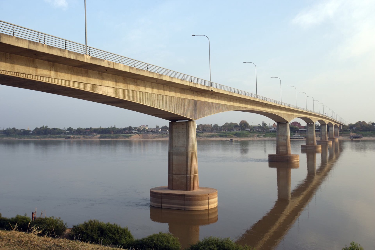Le pont de l'Amitié Thaïlande-Laos au-dessus du Mékong