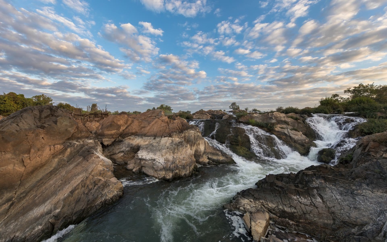 The Som Pha Mit falls, often called Li Phi, near Don Khon