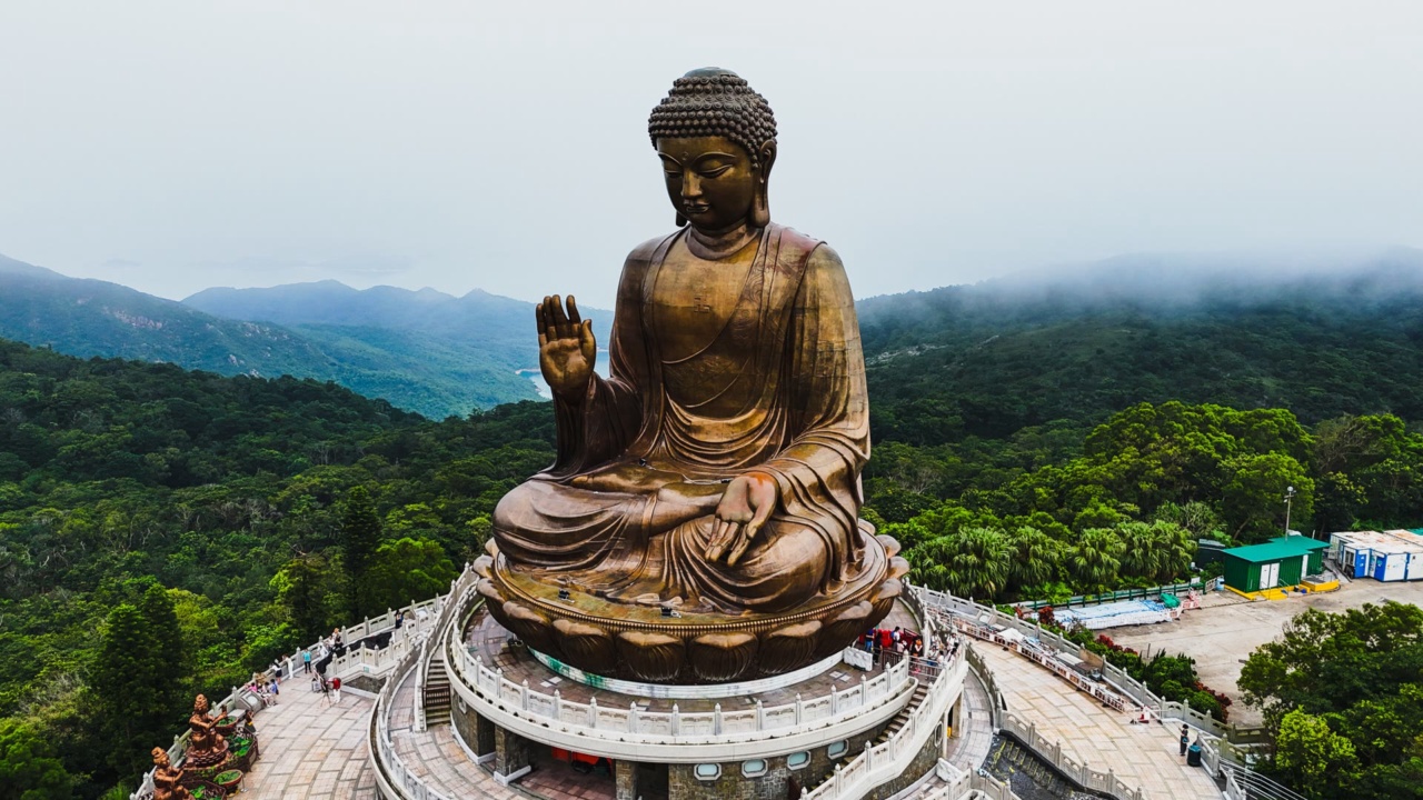 Tian Tan Buddha (Big Buddha) di Pulau Lantau