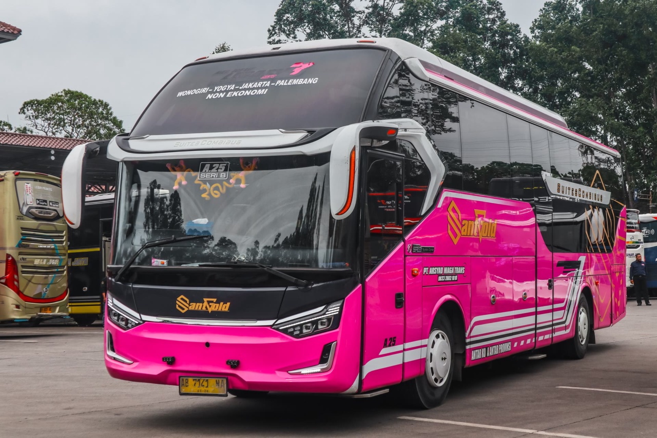 Bus eksekutif milik SantGold