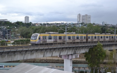마닐라 LRT-2, 10편성 중 8편성만 운행, 출퇴근 시간대 대기 줄
